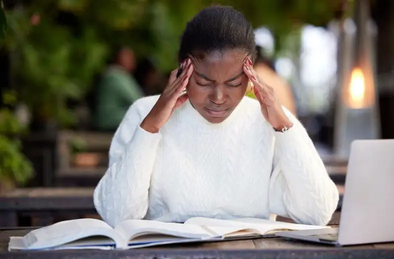 Mindfulness for Chronic Pain: How Present Awareness Can Transform Your Pain Experience 6 Practical Mindfulness Techniques for Chronic Pain